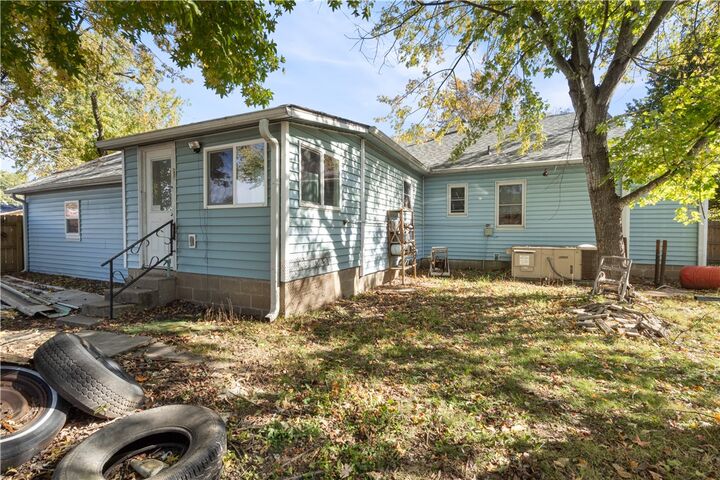 Property Photo: 1307 N Bella Vista Road AR 72712