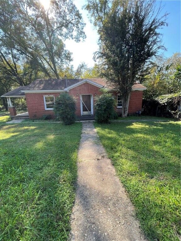 Property Photo: 804 Main Street AR 72832