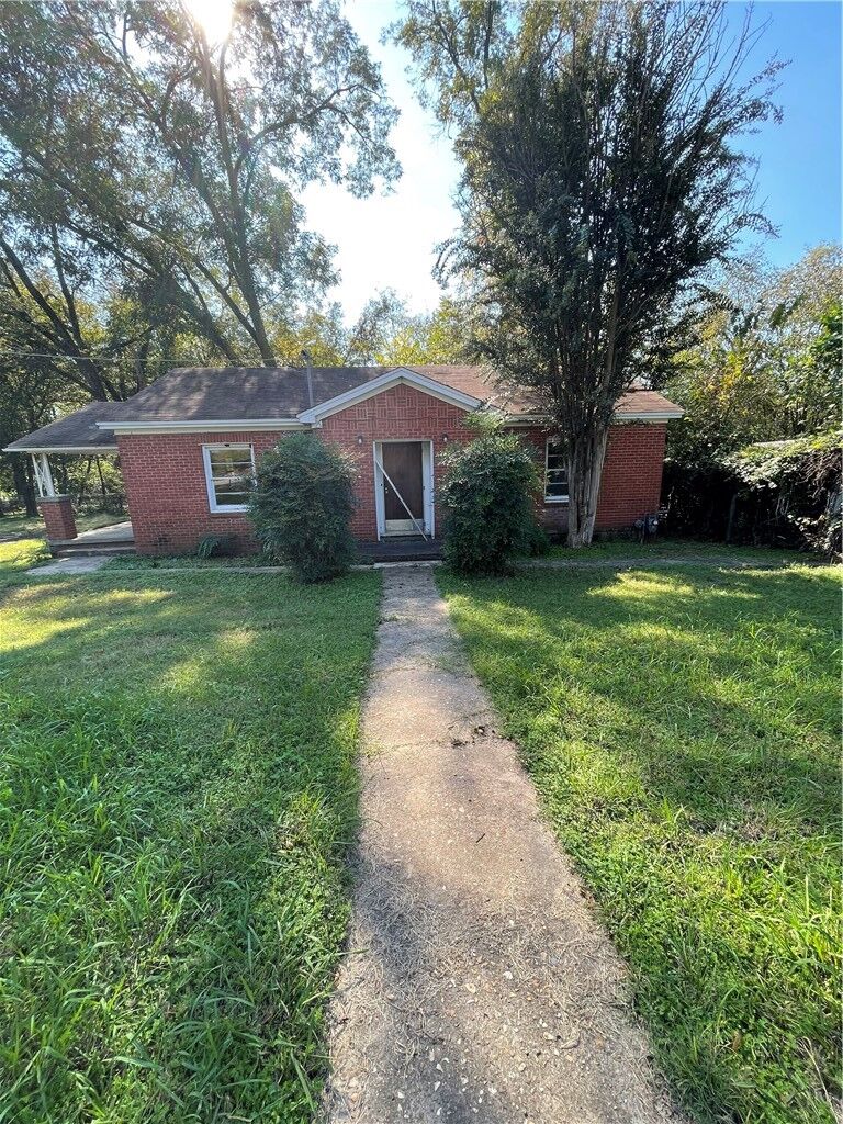 Property Photo: 804 E Hwy 64 Street AR 72832