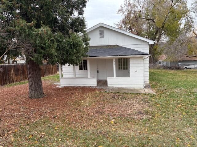 Property Photo:  310 Iowa Street  OR 97601 