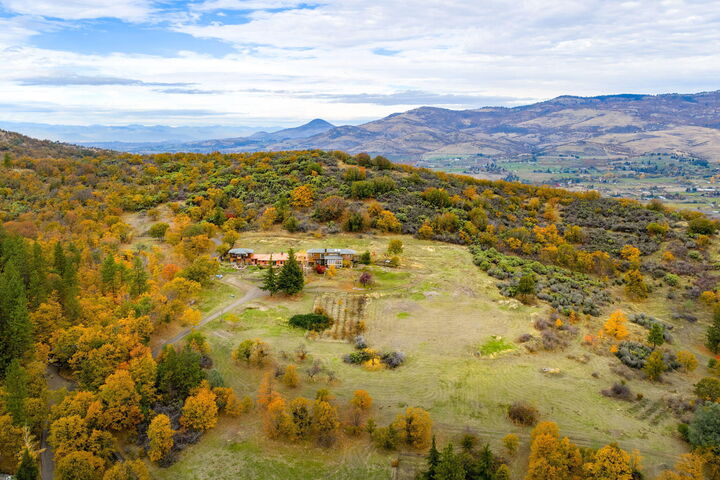 Property Photo: 2026 Ashland Mine Road OR 97520