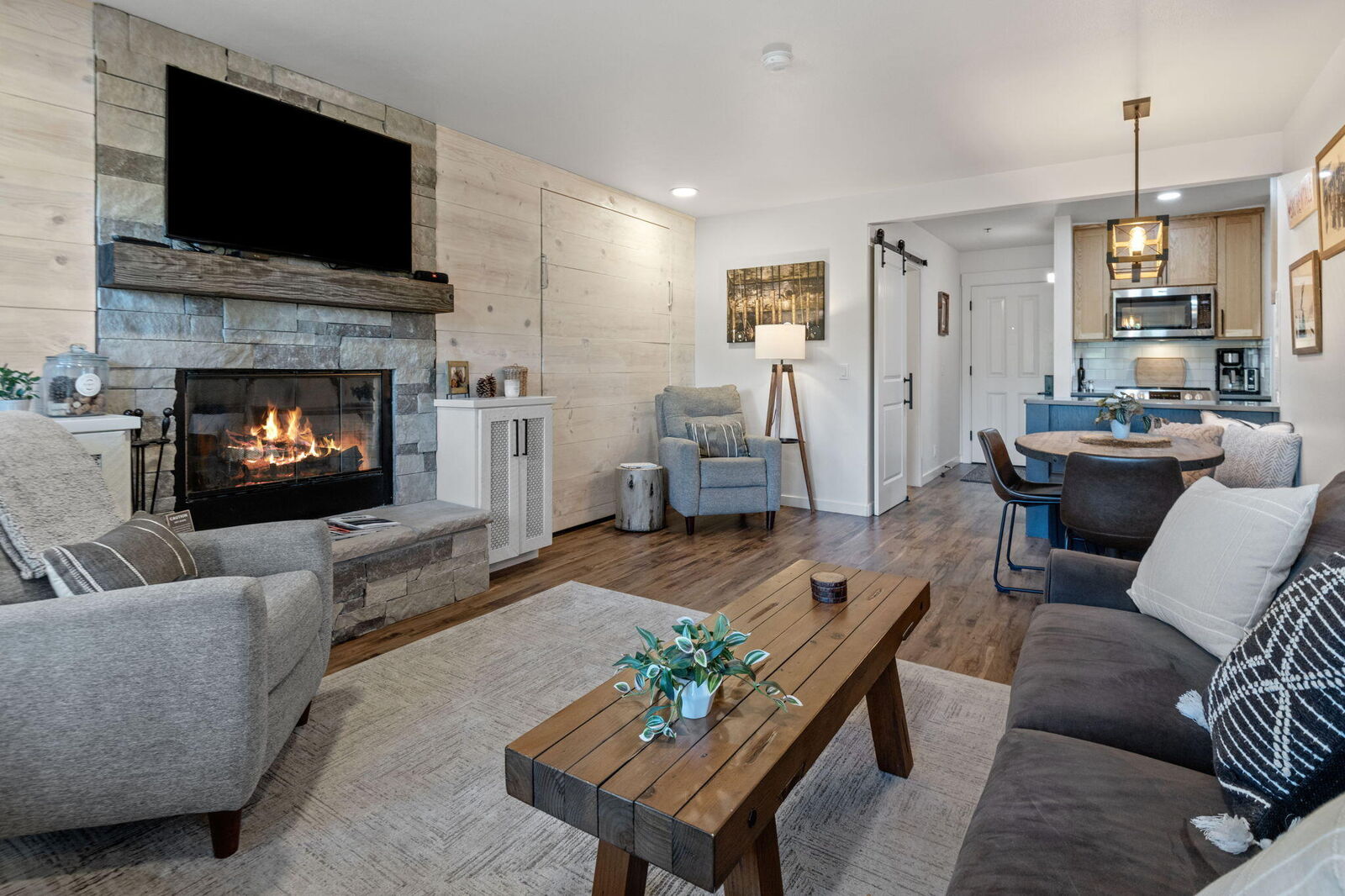 Property Photo: 18575 Century Drive 1723/1724 OR 97702