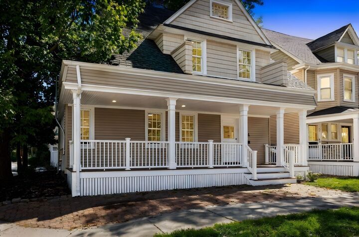 Property Photo:  4 Remick Terrace 4  MA 02458 