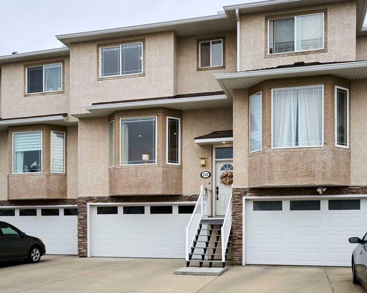 Photo de la propriété: 124 Country Hills Gardens NW AB T3K 5G2