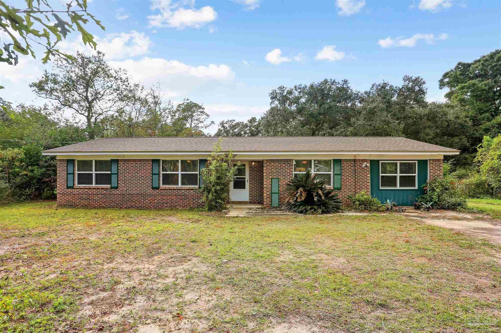Property Photo: 8129 Mobile Hwy FL 32526