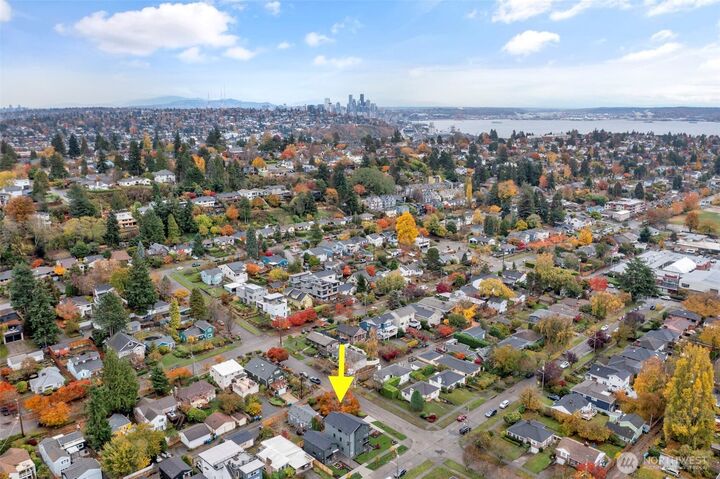 Property Photo: 3404 33rd Avenue W WA 98199