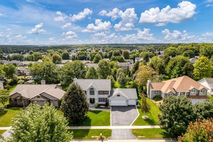 Property Photo: 4621 Lindbloom Lane IL 61016