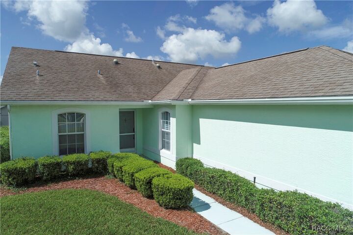 Property Photo:  484 W Hillwood Path  FL 34465 