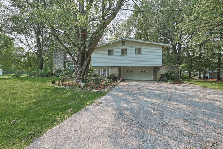 Property Photo:  712 N Main  IN 47031 