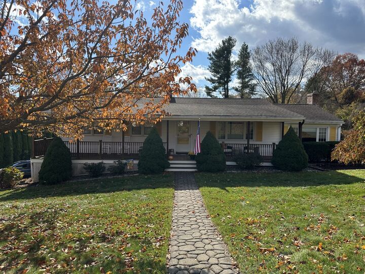 68 Apple Tree Lane  Wallingford CT 06492 photo