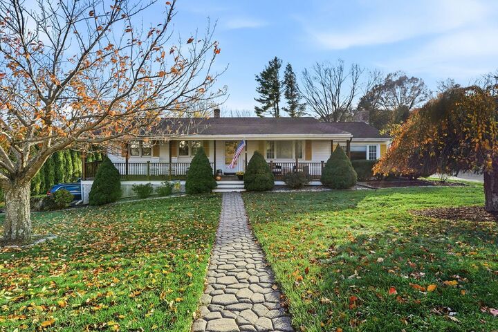 68 Apple Tree Lane  Wallingford CT 06492 photo