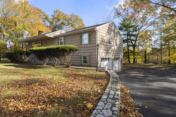 Property Photo:  3 Parsell Lane  CT 06880 