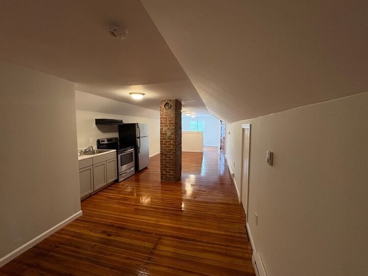 Property Photo:  96 Chestnut Street 4  CT 06010 