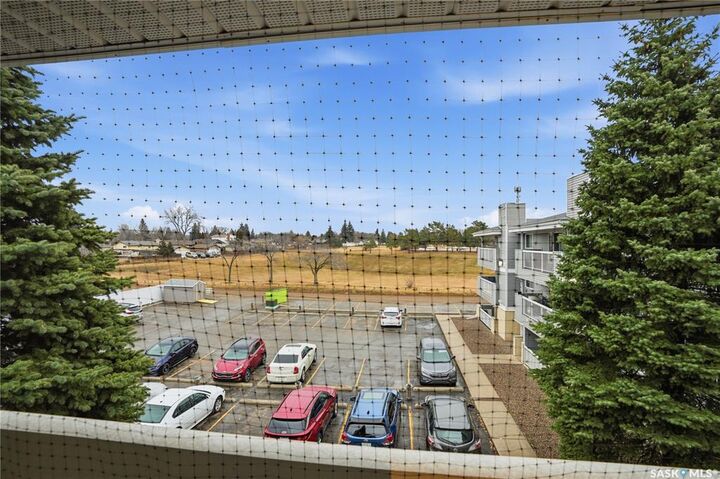 Property Photo: 706 Confederation Drive 304 SK S7L 5R7