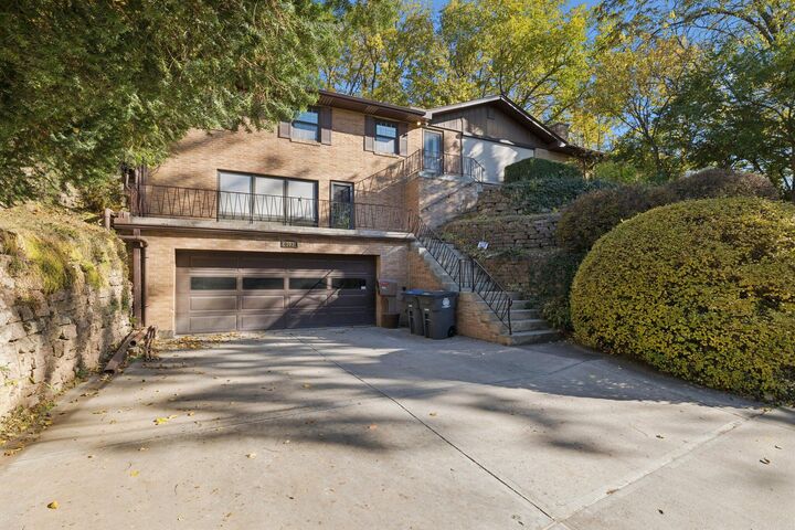 Property Photo:  803 Oak Park Road  IA 51503 