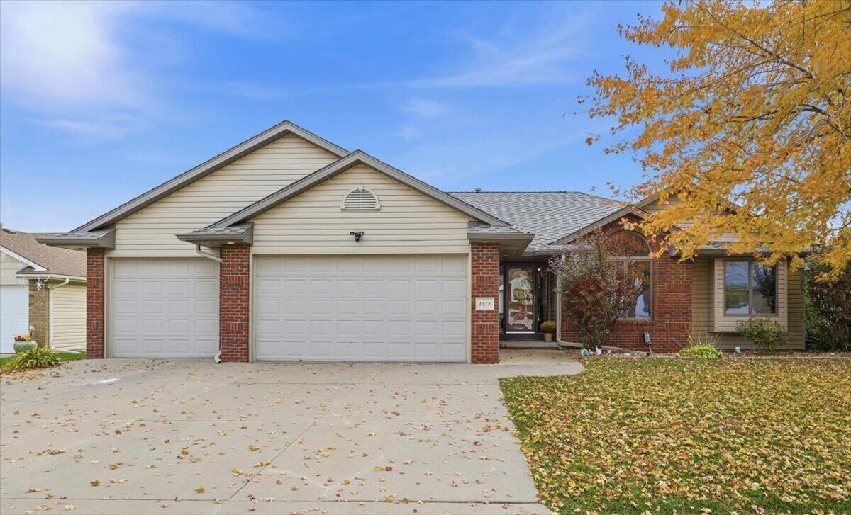 Property Photo:  1313 Aster  Circle  IA 51503 