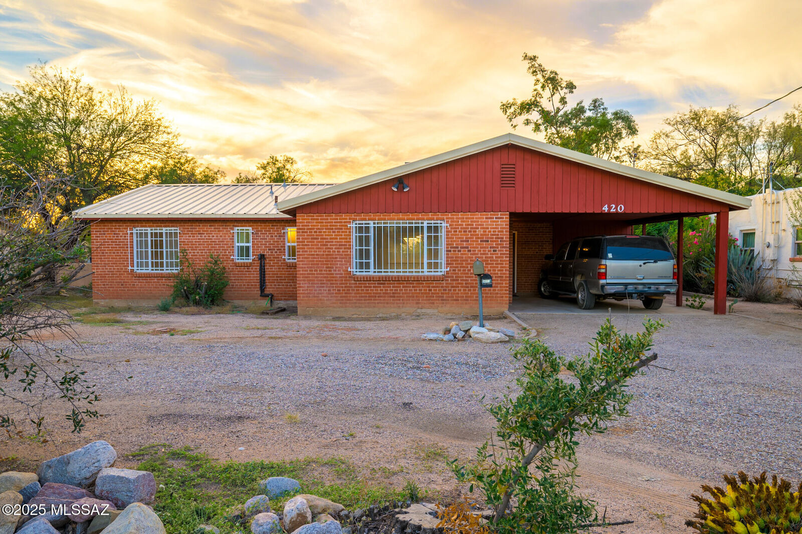 Property Photo:  420 S Country Club Road  AZ 85716 