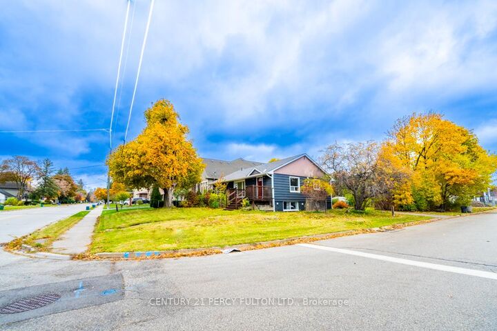 243 Ruggles Avenue  Richmond Hill ON L4C 1Y6 photo