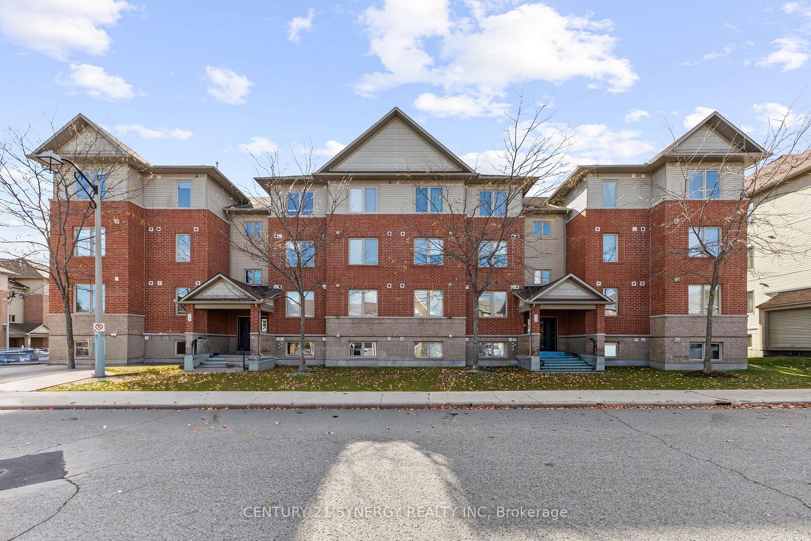 Property Photo: 38 Barnstone Drive 2 ON K2G 4R6