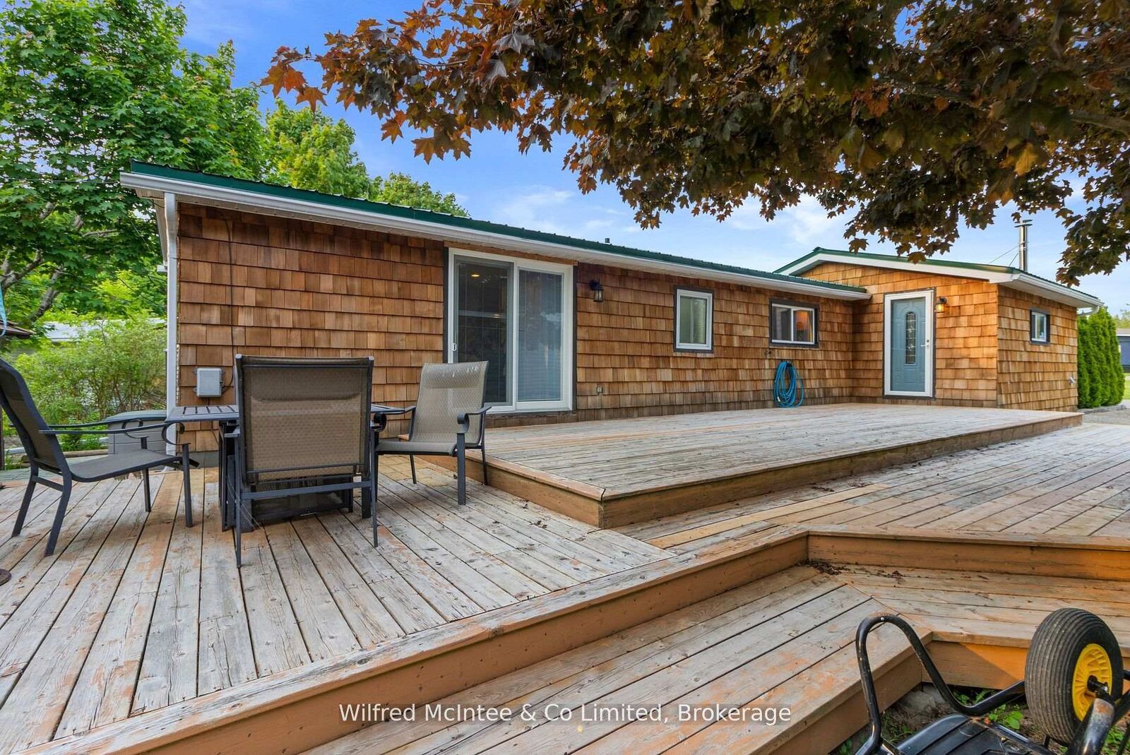 Property Photo:  48 Maplewood Boulevard  ON N0G 2T0 