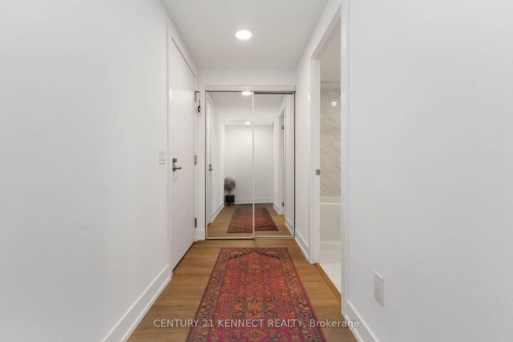 Photo de la propriété: 9 Clegg Road 722 ON L6G 0H3