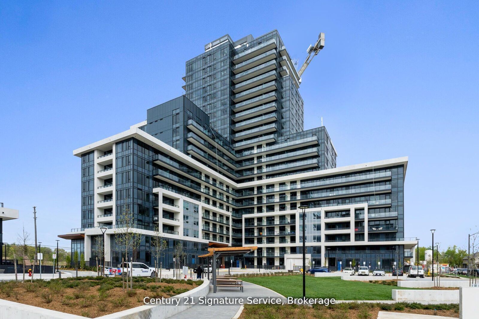 Property Photo:  3220 William Coltson Avenue 614  ON L6H 7W6 