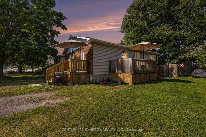 Property Photo:  389 Thomas Street  ON K7C 3Z3 