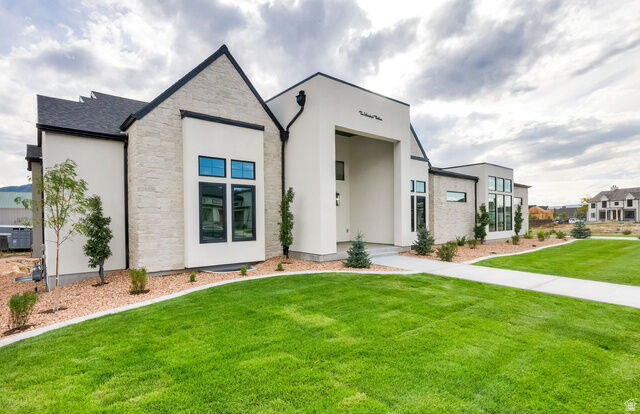 Property Photo:  213 W 250 S  UT 84664 