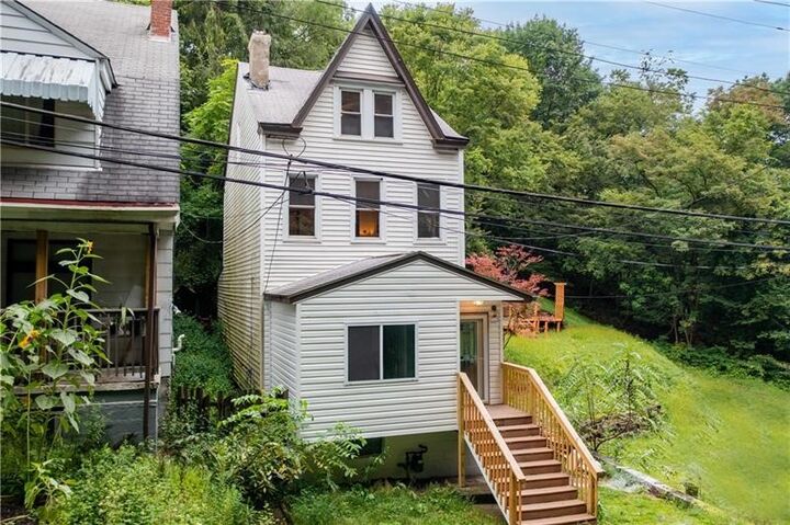 Property Photo: 522 Suffolk St PA 15214