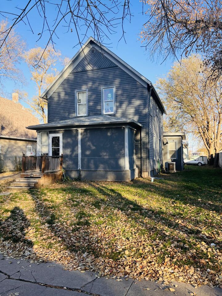 Property Photo:  1533 S Grant St  SD 57401 