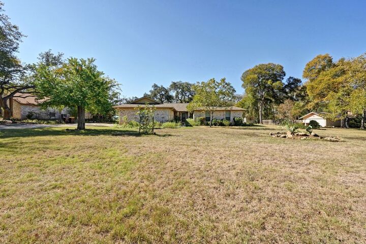 Property Photo: 207 Leisurewoods Drive TX 78610