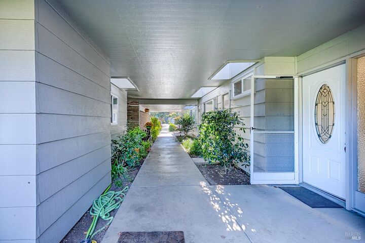 Property Photo:  199 White Oak Drive  CA 95409 