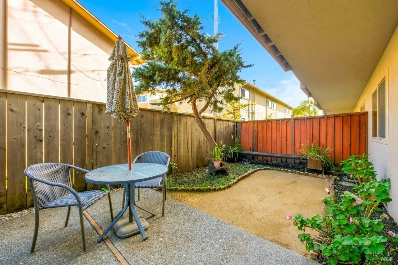 Property Photo: 155 Canal Street 3 CA 94901