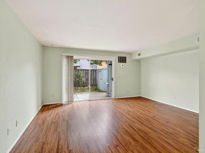Property Photo:  213 Elbridge #E Avenue  CA 95425 