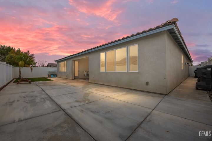 Property Photo:  14712 Bromshire Street  CA 93311 