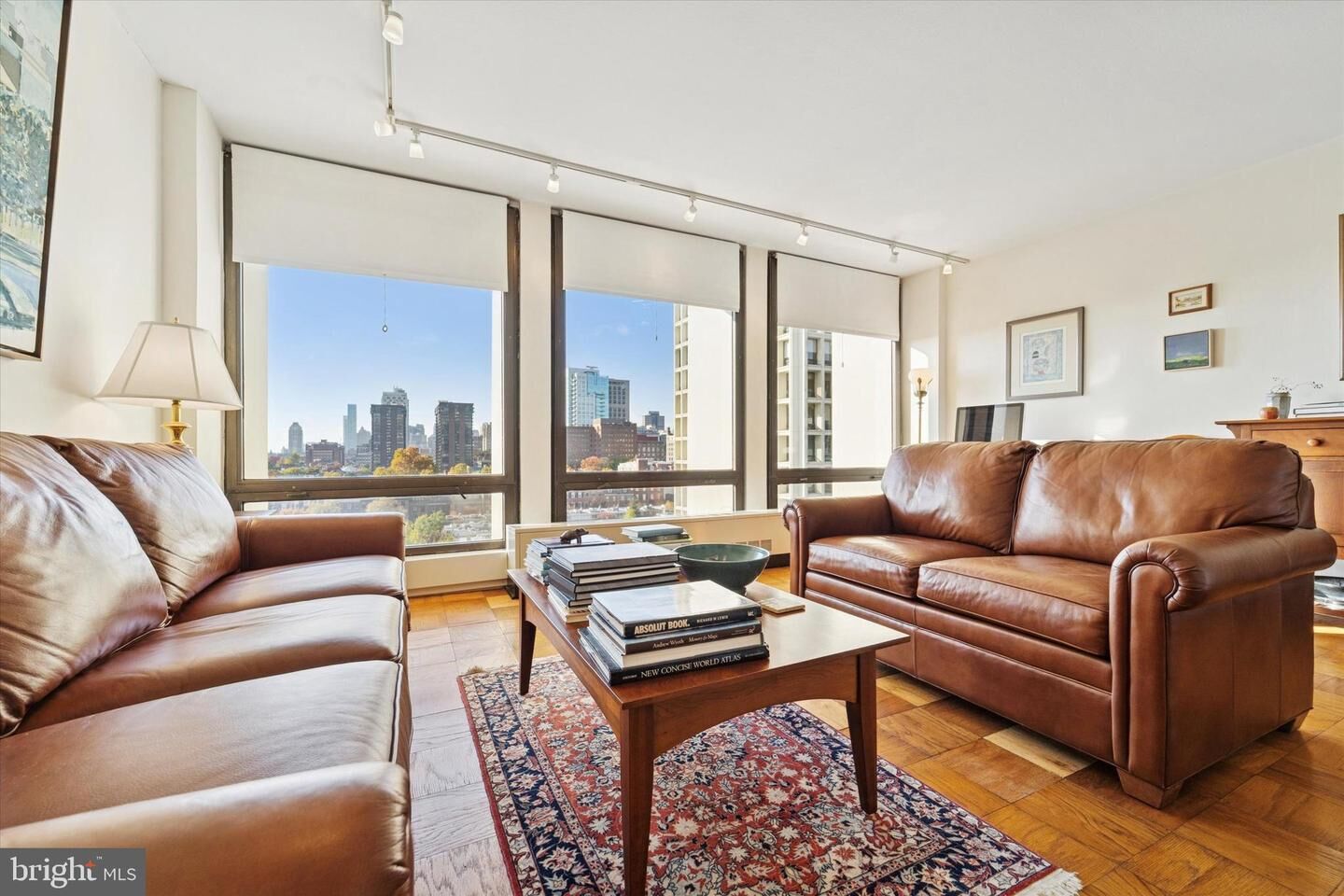 Property Photo:  220 Locust Street 9hs  PA 19106 