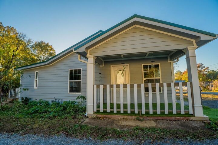 Property Photo: 1302 Jackson Road GA 30721