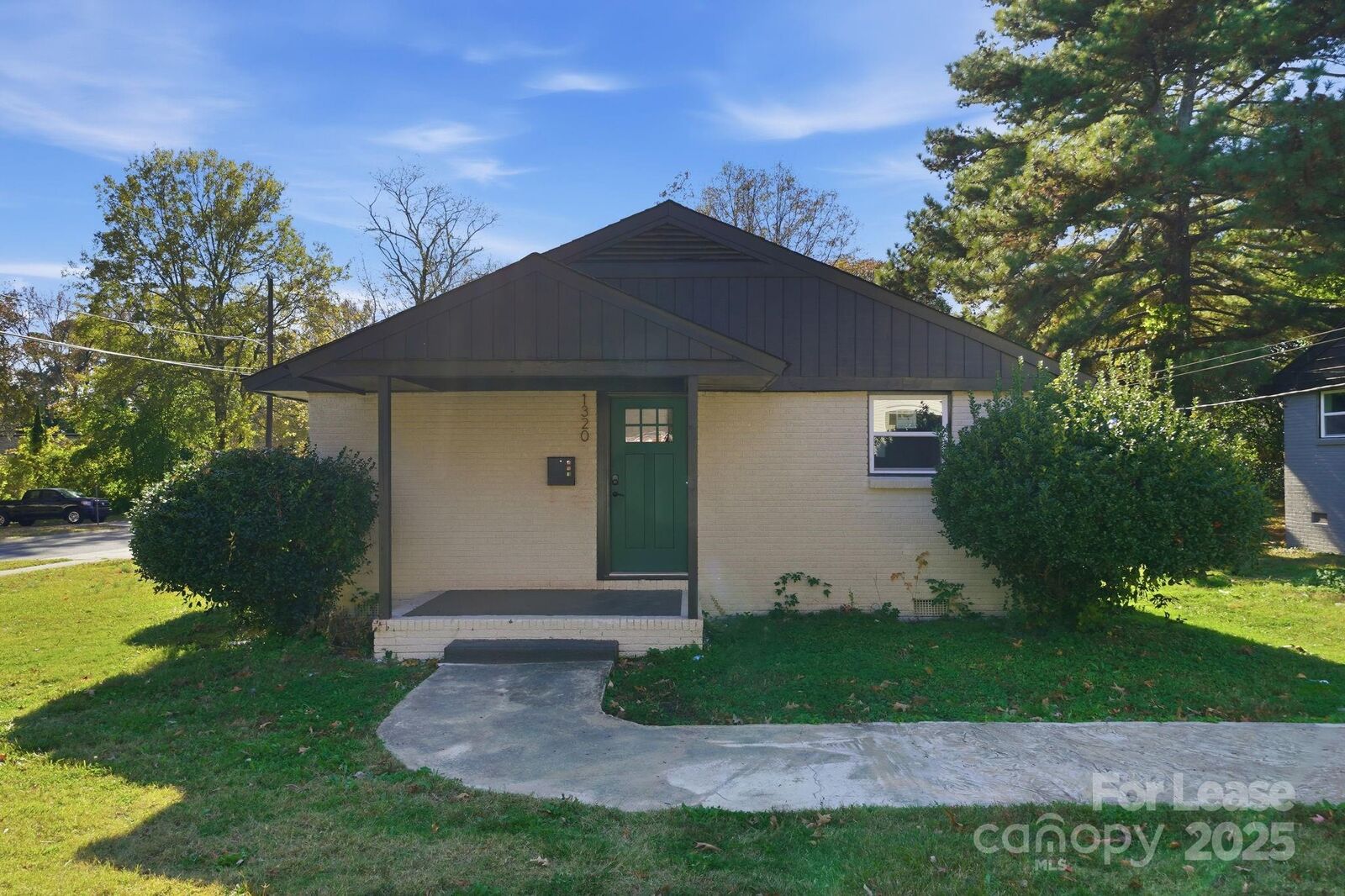 Property Photo: 1320 Anderson Street NC 28205