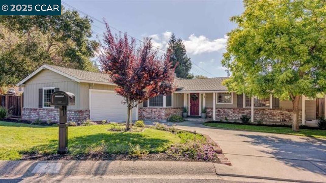 Property Photo:  7 El Corte  CA 94563 