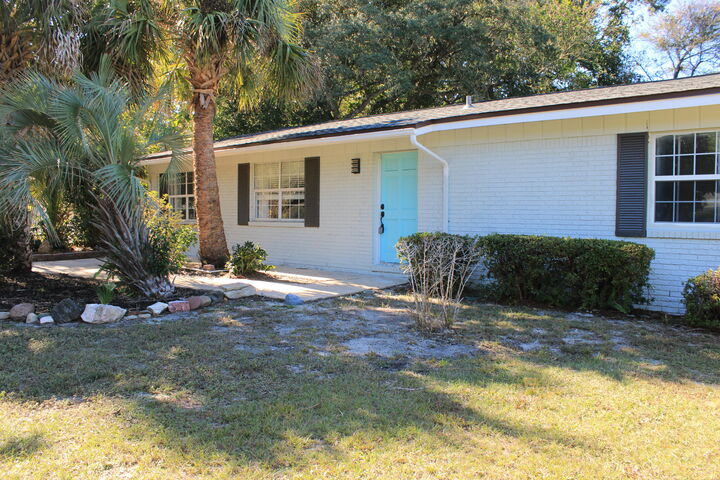 Property Photo: 215 NE Buck Drive FL 32548