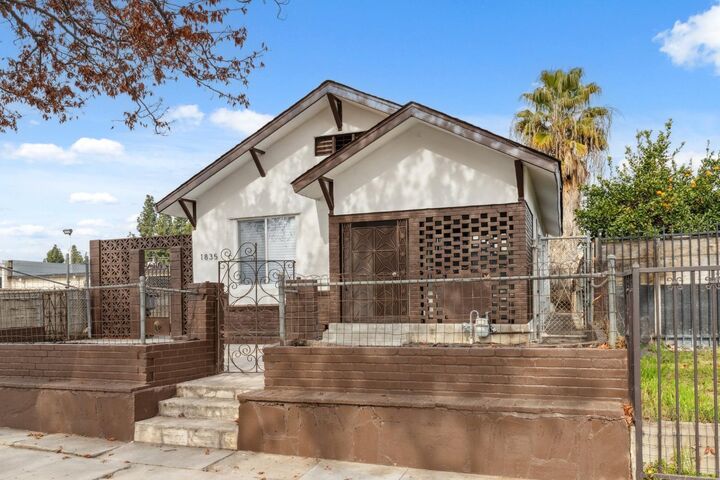 Property Photo: 1835 E Clay CA 93701