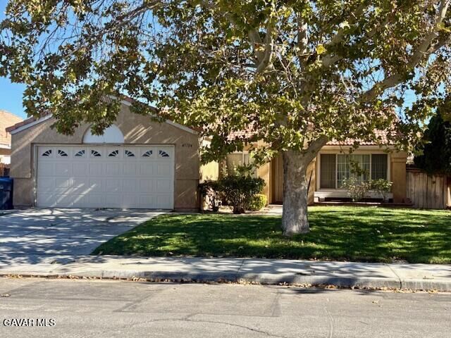 Property Photo:  45724 Victoria Avenue  CA 93534 