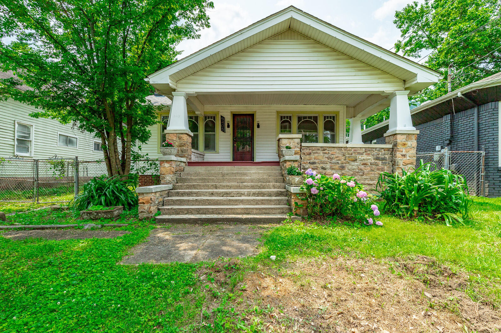 Property Photo:  5405 Saint Elmo Avenue  TN 37409 