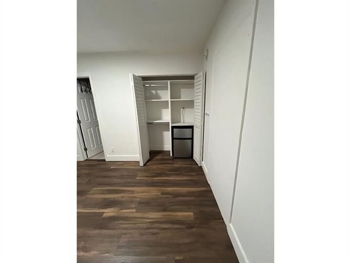 Property Photo:  2300 NW 6th St 9  FL 33311 