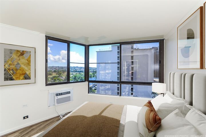 Property Photo: 320 Liliuokalani Avenue 702 HI 96815