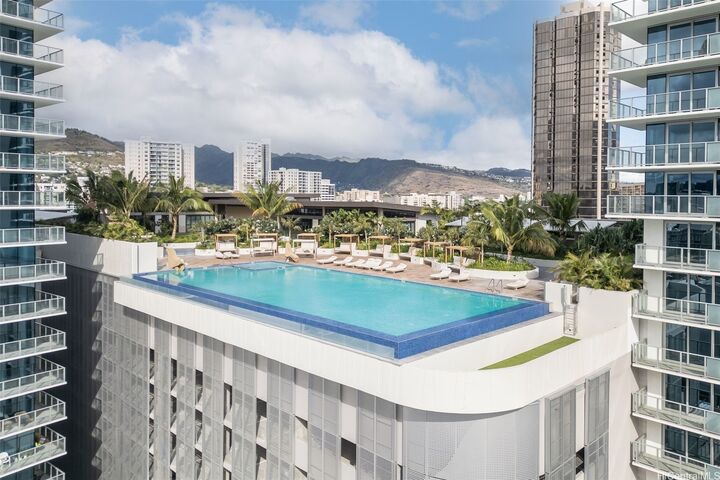 Property Photo: 1515 Liona Street 4316 HI 96814