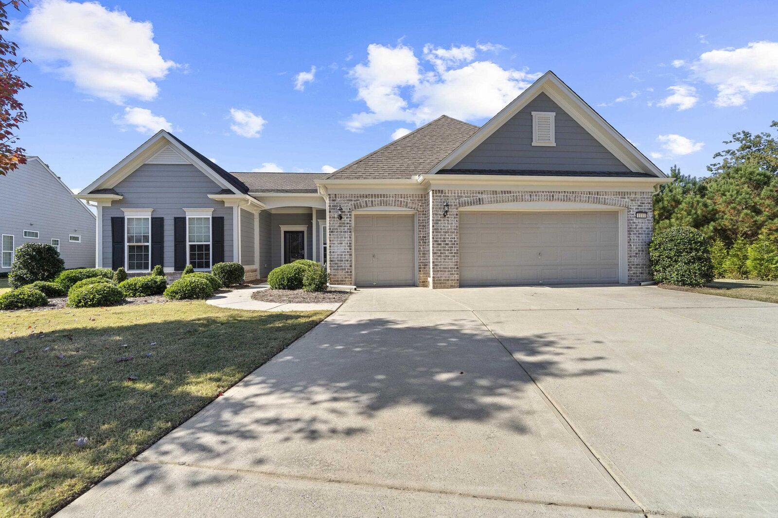 Property Photo: 1111 Lakefront Court GA 30642