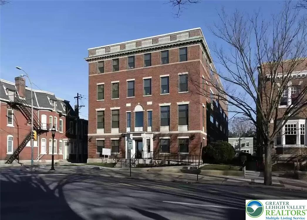 Property Photo: 528 N New Street #10 PA 18018