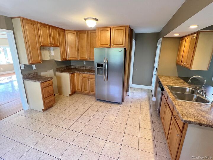 Property Photo:  18 Chestnut Lane  NY 12550 