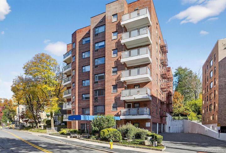 Property Photo:  111 E Hartsdale Avenue 3E  NY 10530 